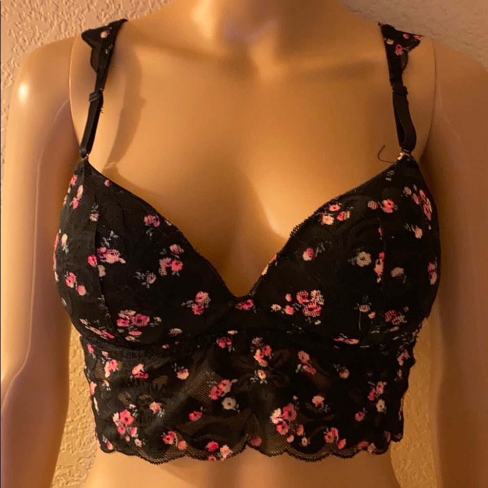 New Victoria’s Secret pink bra